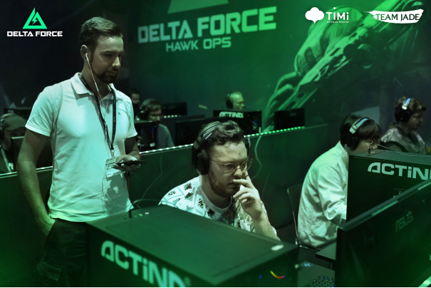 人对他产生 人对他产生